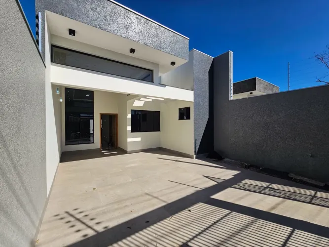 Casa a venda 3 quartos (1 suíte) poucos metros da Mandacaru - Jd. Tropical