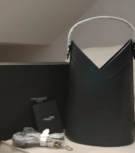Bolsa em couro legítimo 