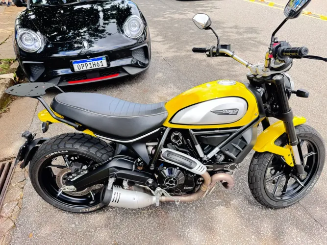 Ducati scambler  800c 2023