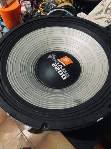 Tornado 2200 18 polegadas