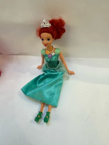 Boneca Ariel Pequena Sereia Disney - Com Tiara e Vestido
