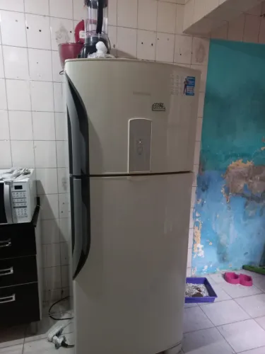 Geladeira semi nova