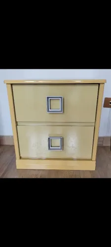 Vendo Mesa de Cabeceira / Criado-Mudo com 2 Gavetas