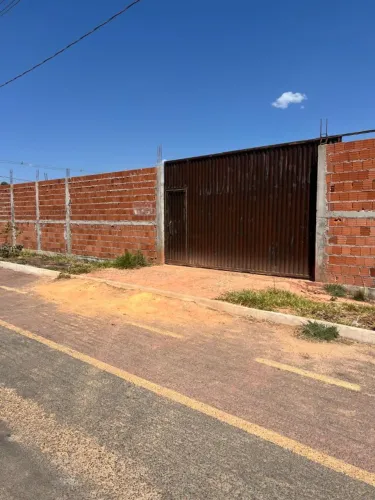 VENDO IMOVEL COM 650MTS DE LOTE E 120MTS DE AREA CONSTRUIDA