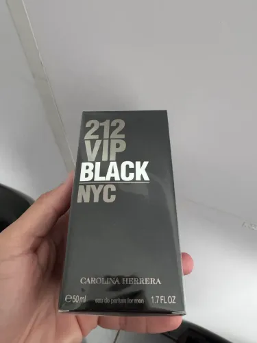 Perfume 212 VIP BLACK NYC