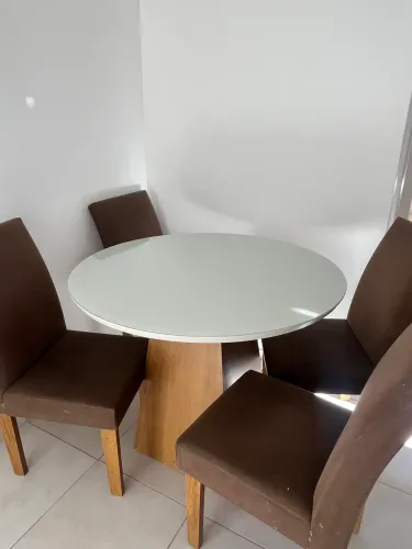 MESA 4 CADEIRAS