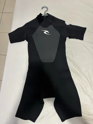 roupa de neoprene rip curl curta
