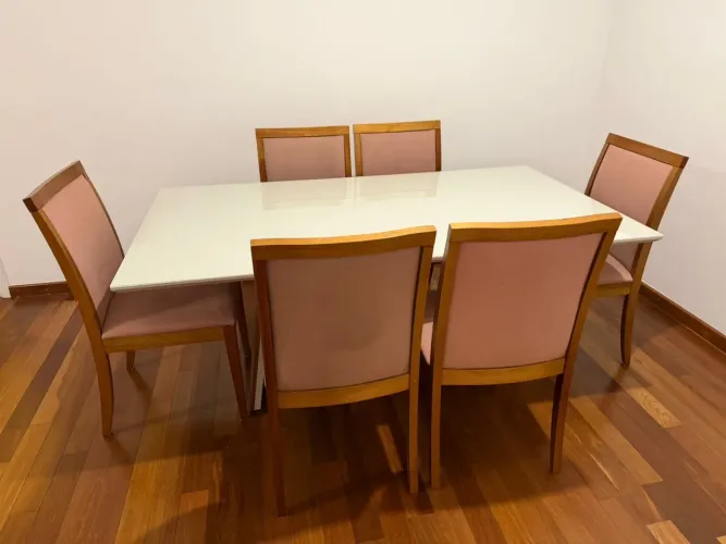 Mesa + cadeiras (6 lugares)