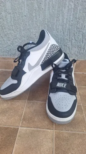 Tênis Air Jordan 312 número 42
