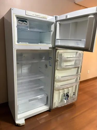 Geladeira Continental Frost Free Duplex 110v - Gela Bem | Com Defeito | R$ 499