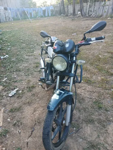 Vendo essa cg titan 150 2005 moto excelente para trabalhar econômica