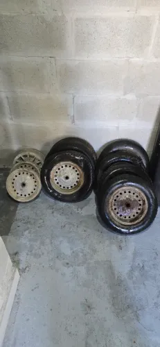 Vendo roda de carinho de mão