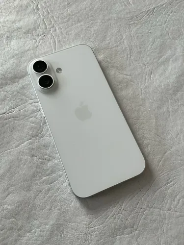 iPhone 16 - 128GB (em garantia)