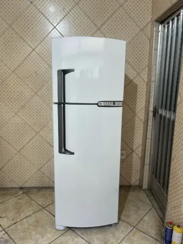 Geladeira Brastemp e fogão Consul automático c/ luz no forno  