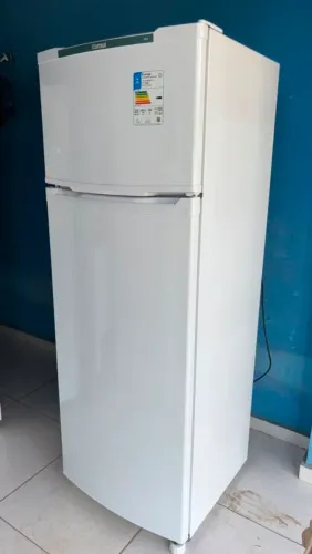 Geladeira Semi nova