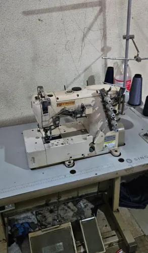 Máquina de costura 