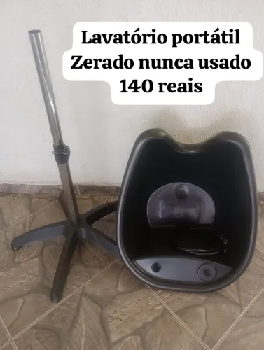 Lavatório portátil semi novo 