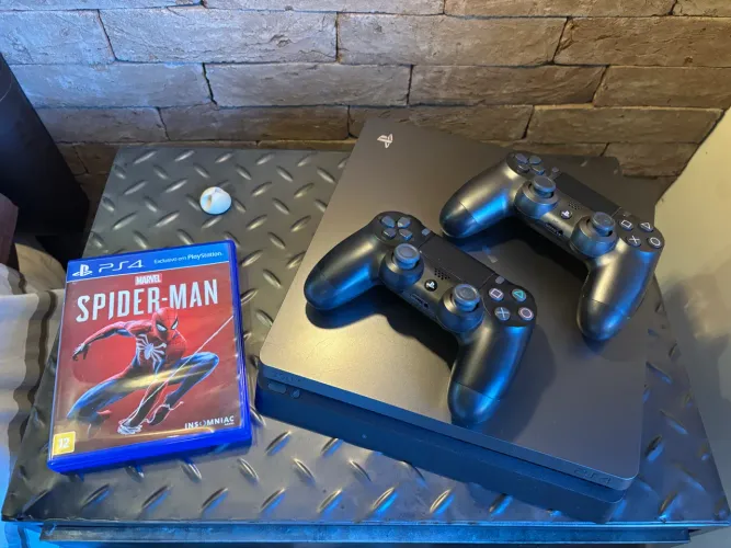 PlayStation 4 Slim Days of Play Prata