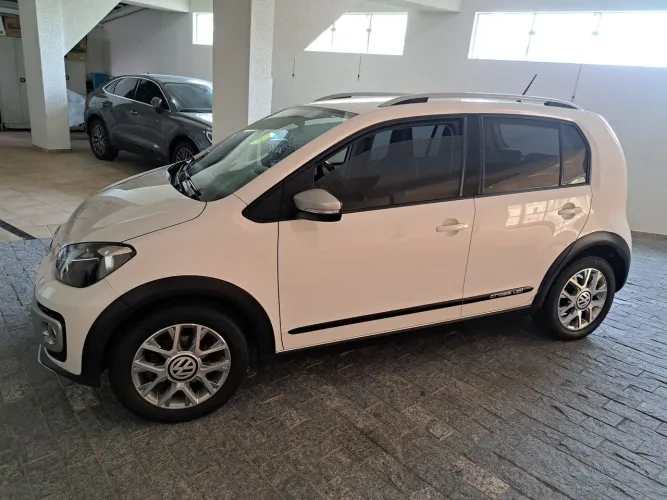 Volkswagen Up! Cross 1.0 TSI Total Flex 12V 5P 2017