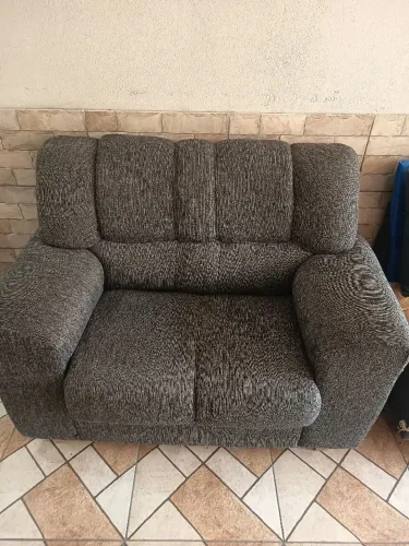 Sofa de 2 lugares em tecido