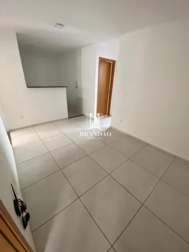 Vendo apto 2/4 térreo com quintal em condomínio fechado