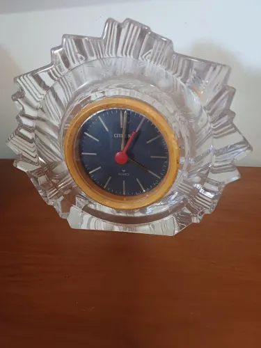 Antigo relógio mesa Citizen cristal lapidado
