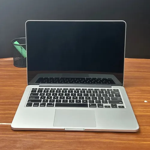MacBook Pro 13 Polegadas Prata 500GB SSD (funciona só ligado na tomada)
