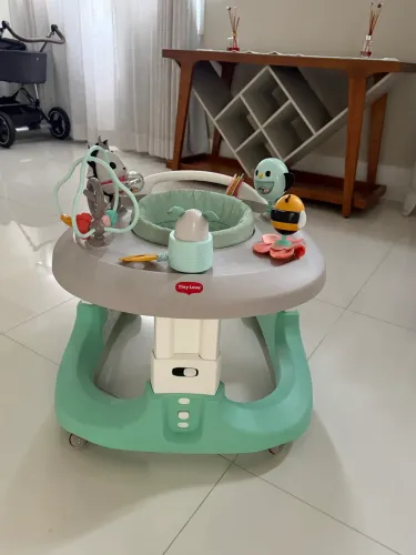 Andador Tiny e Centro de atividades Love 4 em 1