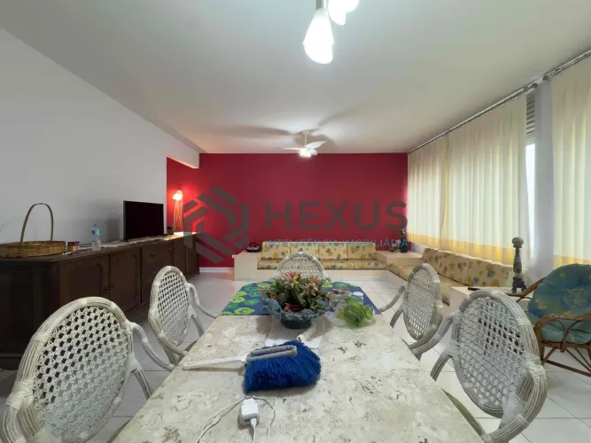 Apartamento com vista livre na quadra mar da Praia das Pitangueiras, Guaruja