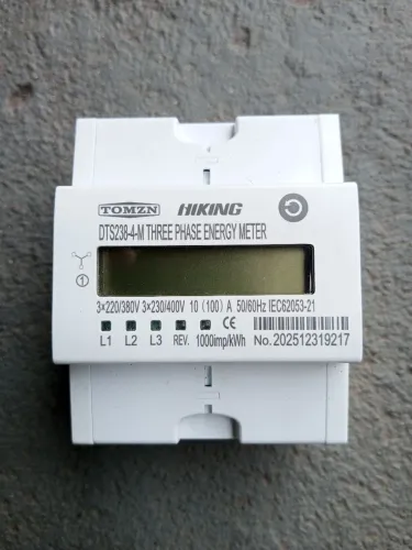 Medidor de energia trifásico .