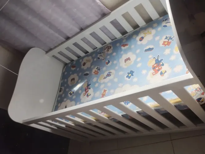 Vendo berço com colchão semi-novo ótimo estado com varal mosquiteiro