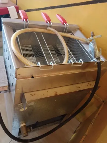 Vendo fritadeira água e óleo,a gás ...parcelo em 4 baixou o preço!!!!!