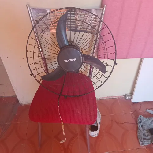 VENTILADOR DE PAREDE USADO...Parou de funcionar