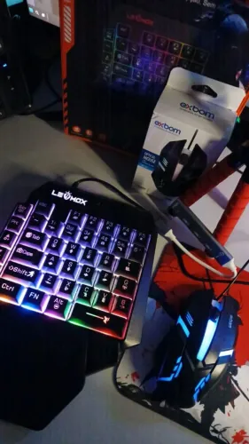 Kit Gamer Mobilador Pubg / Free Fire: Teclado 1 Mão RGB + Mouse + Mousepad + Hub