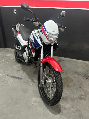 Falcon 400i 2015