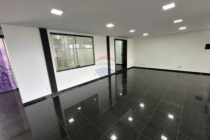 Sobrado Comercial | 6 Salas + Edícula | 3 Vagas | Bairro Matriz Mauá/SP