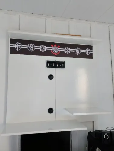 Painel para TV de 24 ou 32 polegadas