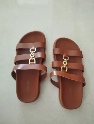Chinelo Ana Capri