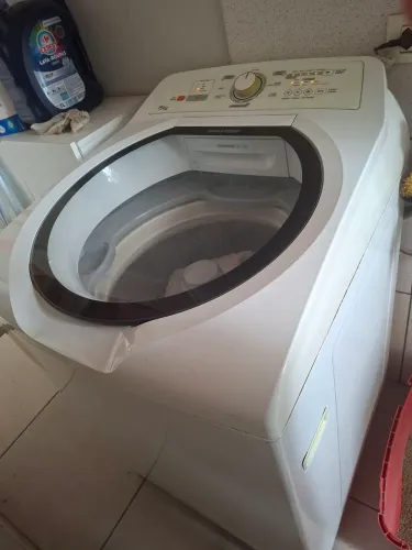 Maquina de lavar roupa eletrolux 15 kg tambor de Inox funcionando perfeitamente