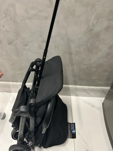 Carrinho de bebê compacto Kikkaboo Ruby black 