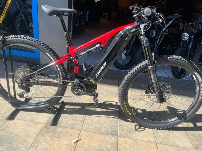 Bicicleta Oggi Razzo T130 E-Bike elétrica 840 bateria