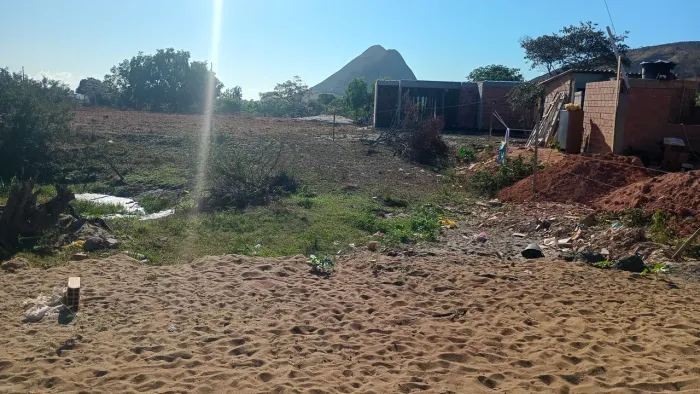 Vendo terreno a 3 km da praia de Itaipava