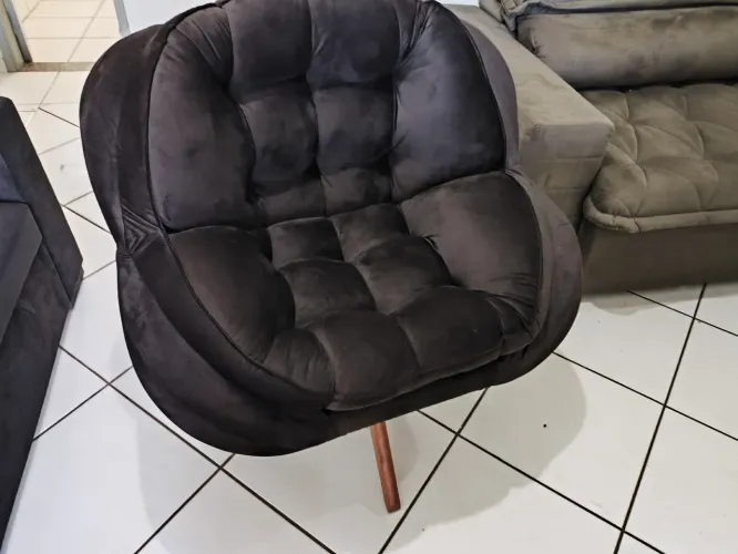 Poltrona giratória para sala 