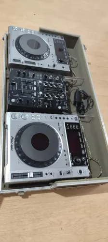 Par CDJ 850 Pioneer + Mixer DJM 450 + Hard Case - Kit DJ Completo