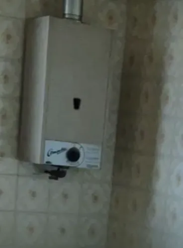 Aquecedor de água a gás. 