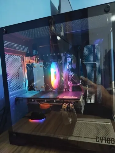 ? PC GAMER ? RX 5700 XT 8GB