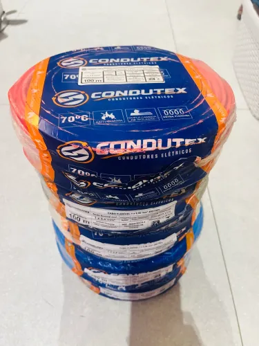 5 Rolos Novos de 100 metros de  Fios elétricos de 2,5 mm e 4 mm, oportunidade única!!!