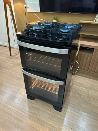 Fogão Electrolux 4 bocas duplo forno 
