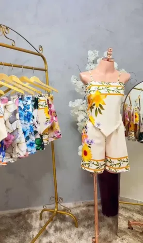 CONJUNTO , Vestidos e MACAQUITOS Femenina BELÍSSIMAS ?
