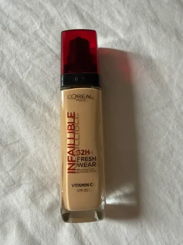 Base Loreal Paris infaillible - comprada em Paris
